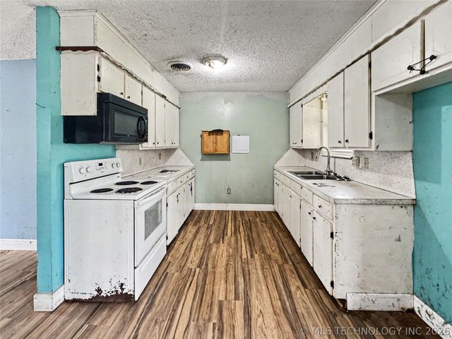21823 S Ginger Drive, Park Hill, OK 74451