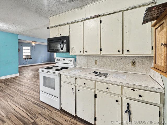 21823 S Ginger Drive, Park Hill, OK 74451