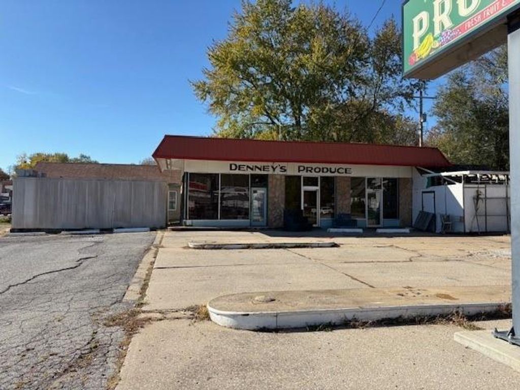 301 N 4th Street, Leavenworth, KS 66048