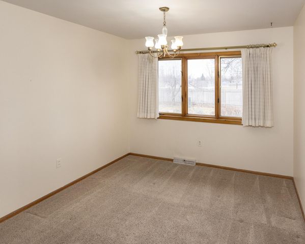 1721 17th Street S, Fargo, ND 58103