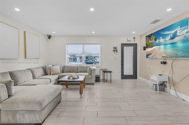 3640 SW 122nd Pl, Miami, FL 33175