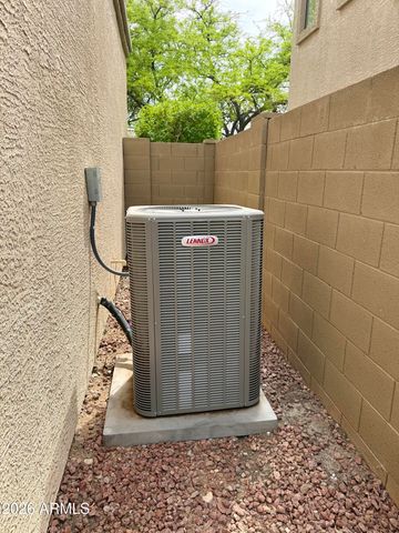 1724 W TWAIN Drive, Anthem, AZ 85086