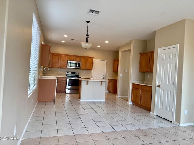 1724 W TWAIN Drive, Anthem, AZ 85086