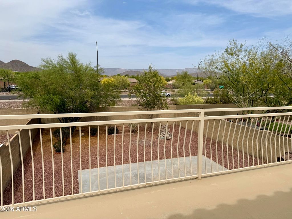 Image 13 of property listing at 1724 W TWAIN Drive, Anthem, AZ 85086
