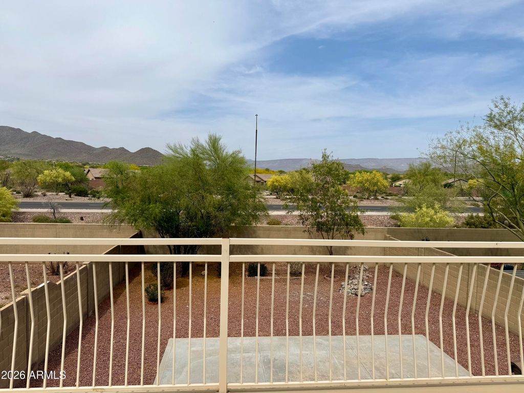 Image 14 of property listing at 1724 W TWAIN Drive, Anthem, AZ 85086