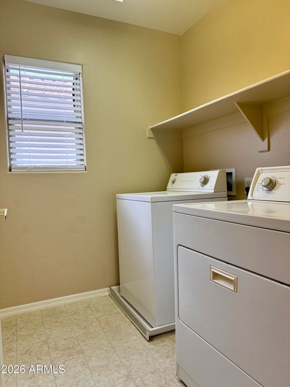 Image 15 of property listing at 1724 W TWAIN Drive, Anthem, AZ 85086