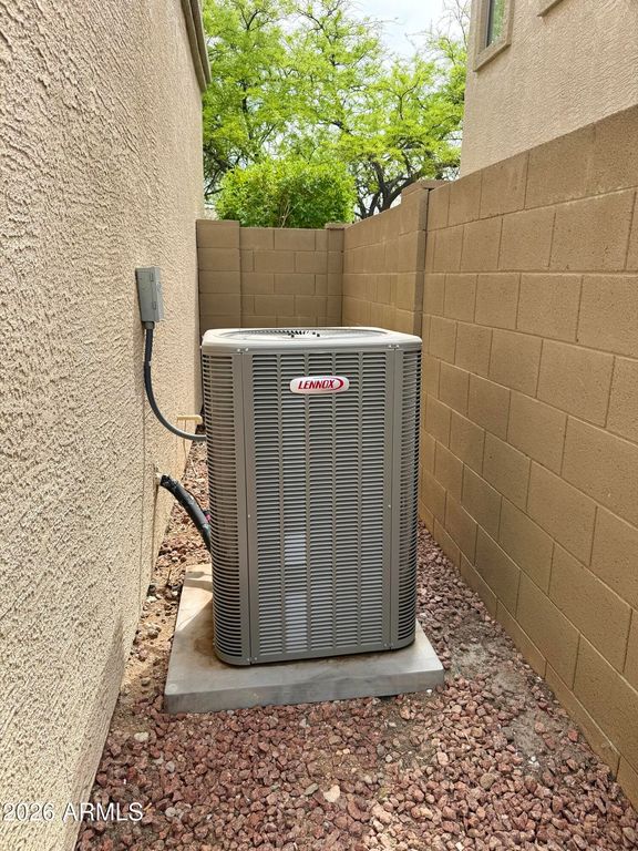 Image 20 of property listing at 1724 W TWAIN Drive, Anthem, AZ 85086