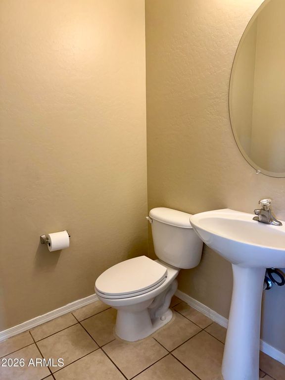 Image 9 of property listing at 1724 W TWAIN Drive, Anthem, AZ 85086