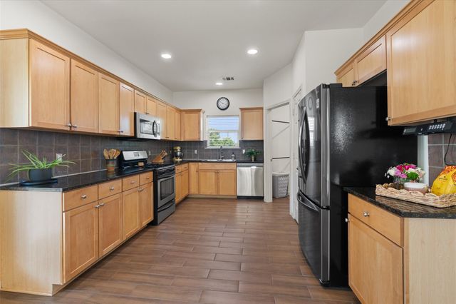 802 Peyton PL, Cedar Park, TX 78613