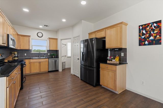 802 Peyton PL, Cedar Park, TX 78613