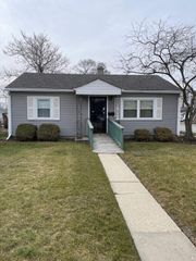 8304 Kennedy Avenue, Highland, IN 46322