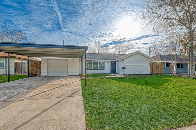 1914 Lynnview Drive, Houston, TX 77055