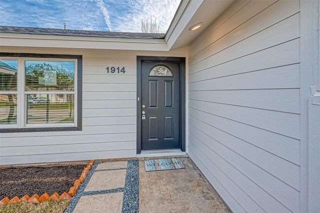 1914 Lynnview Drive, Houston, TX 77055