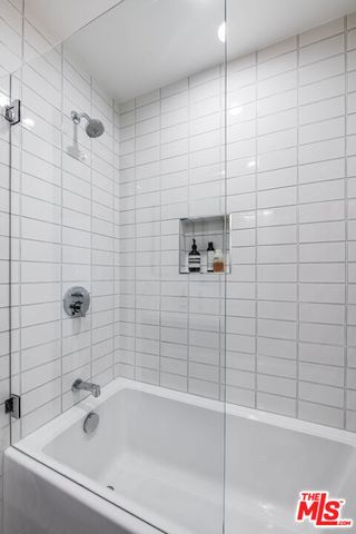 950 N Kings Road 242, West Hollywood, CA 90069