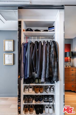 950 N Kings Road 242, West Hollywood, CA 90069