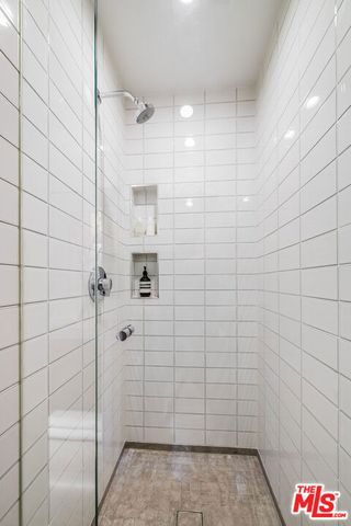 950 N Kings Road 242, West Hollywood, CA 90069