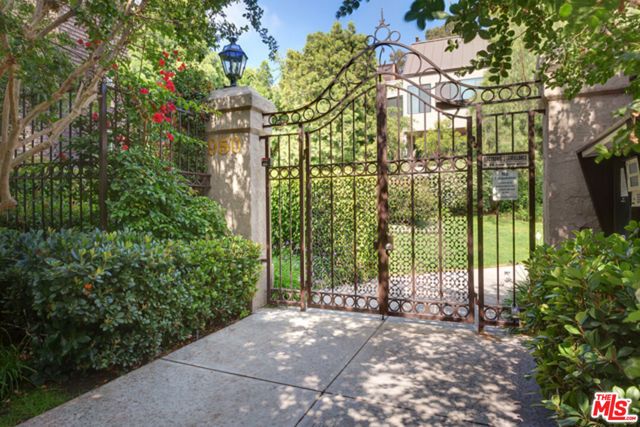 950 N Kings Road 242, West Hollywood, CA 90069