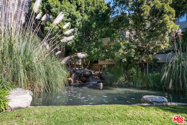 950 N Kings Road 242, West Hollywood, CA 90069