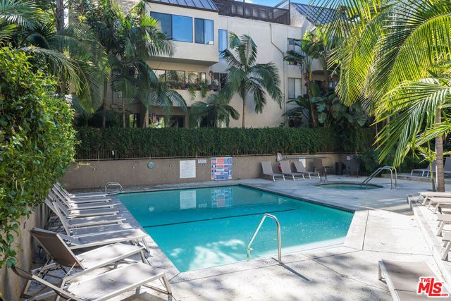 950 N Kings Road 242, West Hollywood, CA 90069