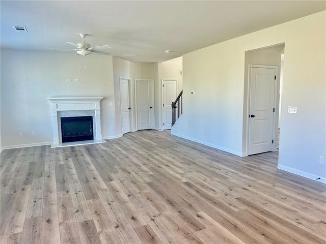 325 Rodeo Drive, Auburn, GA 30011