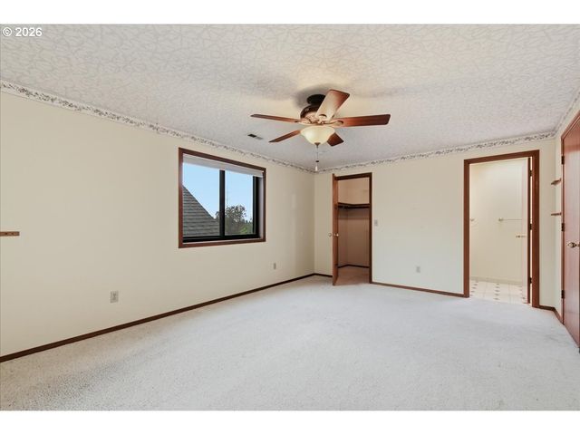 16916 Ne 35TH Cir, Vancouver, WA 98682