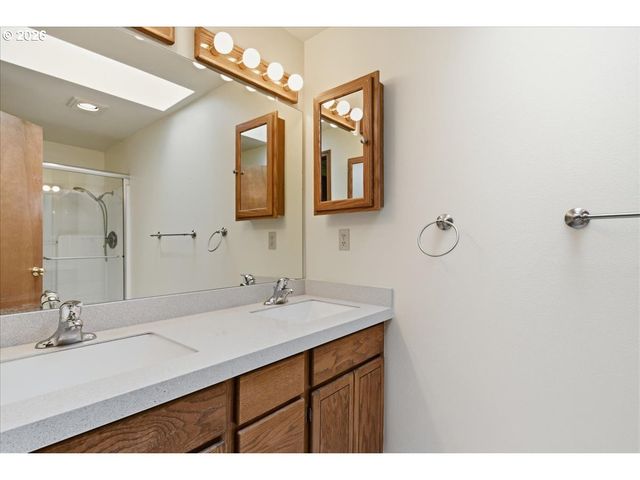 16916 Ne 35TH Cir, Vancouver, WA 98682