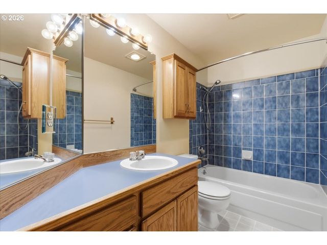 16916 Ne 35TH Cir, Vancouver, WA 98682