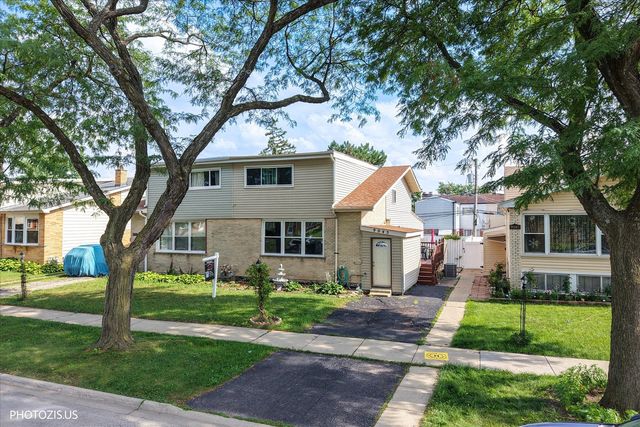 9045 Emerson Drive, Des Plaines, IL 60016