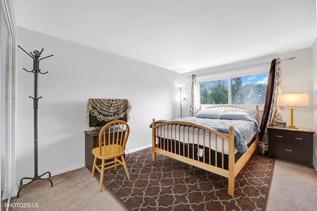 9045 Emerson Drive, Des Plaines, IL 60016