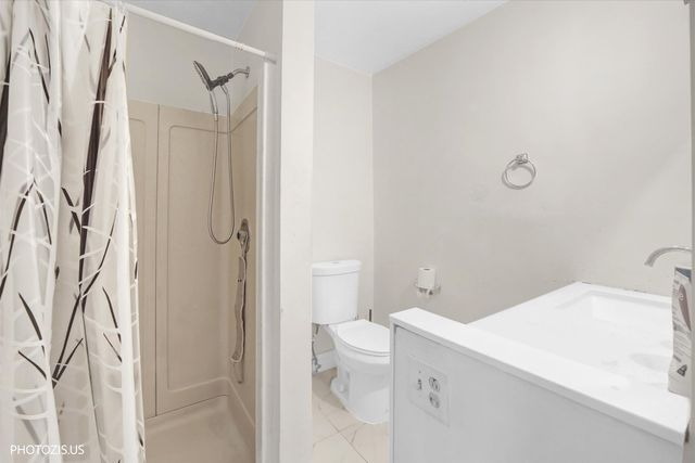 9045 Emerson Drive, Des Plaines, IL 60016