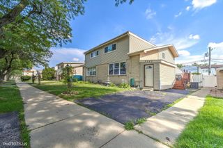 9045 Emerson Drive, Des Plaines, IL 60016