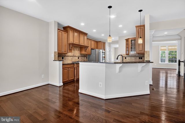 24949 EARLSFORD DR, Chantilly, VA 20152
