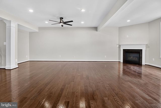24949 EARLSFORD DR, Chantilly, VA 20152