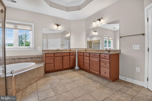 24949 EARLSFORD DR, Chantilly, VA 20152