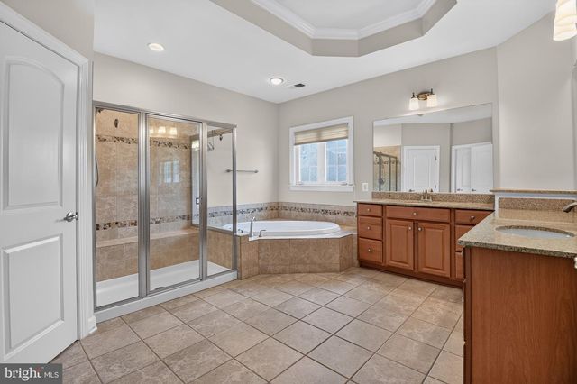 24949 EARLSFORD DR, Chantilly, VA 20152