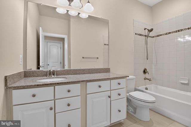 24949 EARLSFORD DR, Chantilly, VA 20152
