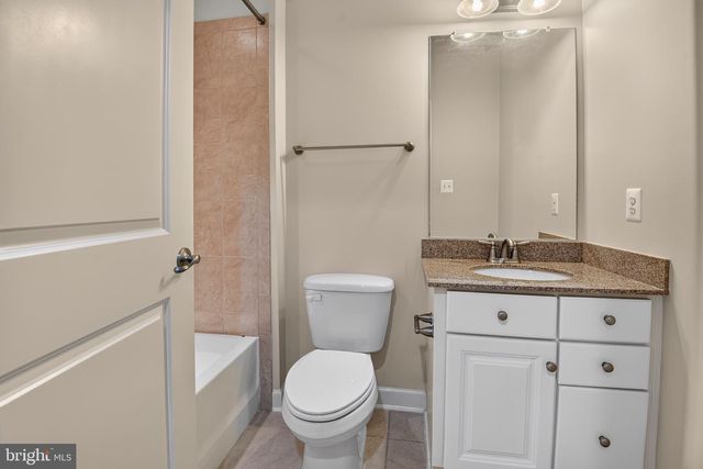 24949 EARLSFORD DR, Chantilly, VA 20152