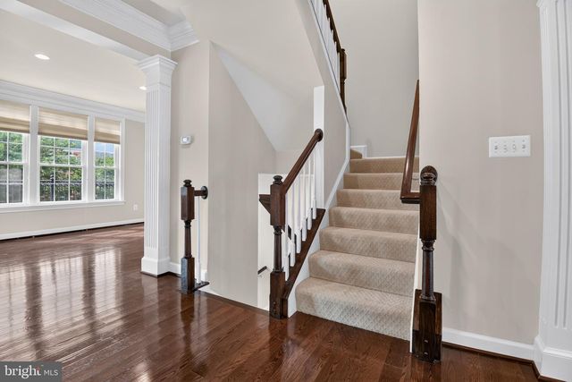 24949 EARLSFORD DR, Chantilly, VA 20152