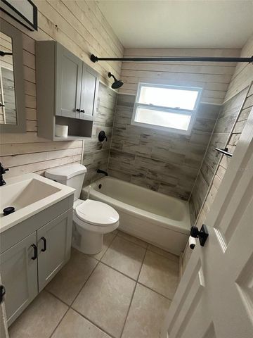 809 PLUMOSA AVENUE, Fruitland Park, FL 34731