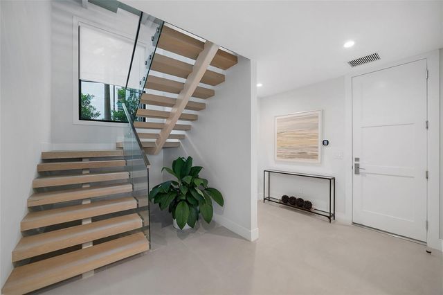 1813 N Fort Lauderdale Beach Boulevard, Fort Lauderdale, FL 33305