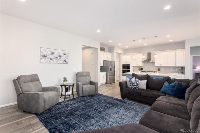 6807 S Riverwood Way, Aurora, CO 80016