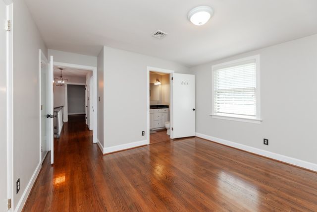 690 Clearview Dr, Nashville, TN 37205