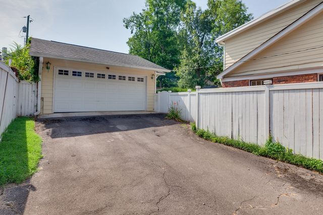 690 Clearview Dr, Nashville, TN 37205