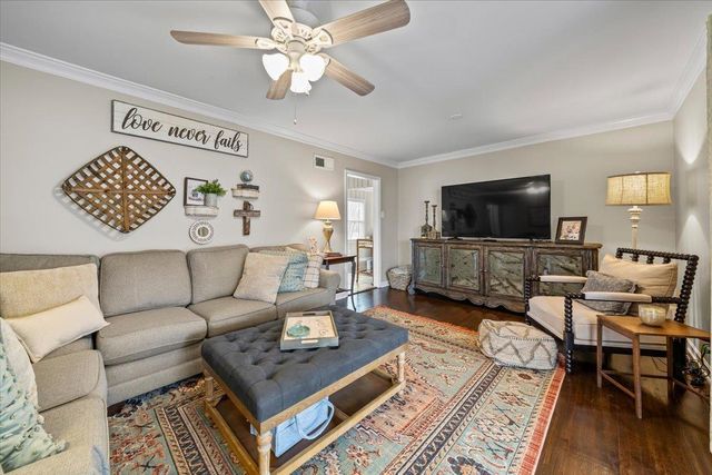 1107 IVY RD, Memphis, TN 38117