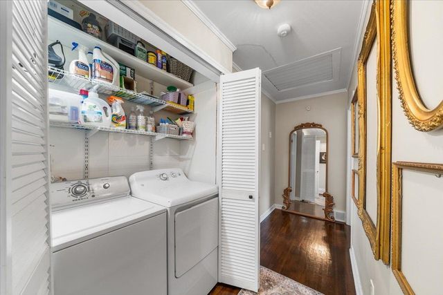 1107 IVY RD, Memphis, TN 38117