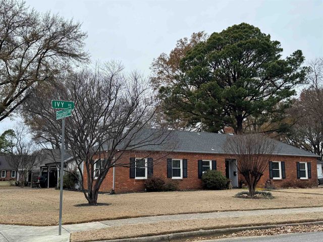 1107 IVY RD, Memphis, TN 38117