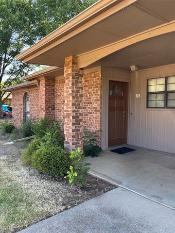 818 Midcreek Drive, Euless, TX 76039