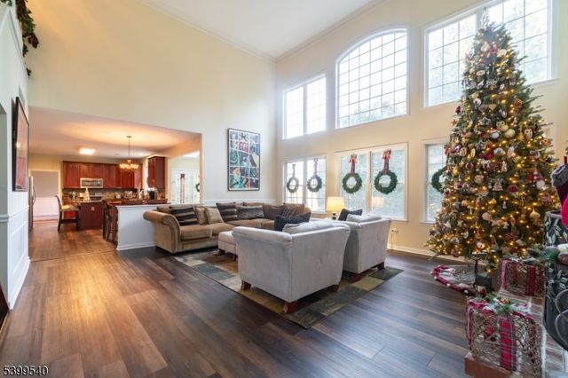 20 Riddle Court, Franklin Twp., NJ 08802