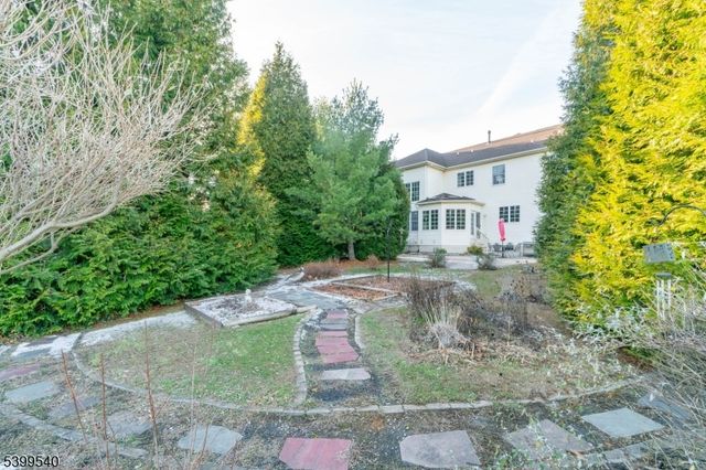 20 Riddle Court, Franklin Twp., NJ 08802