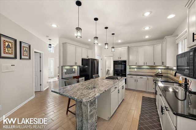 4781 Birkdale Drive, Commerce Twp, MI 48382